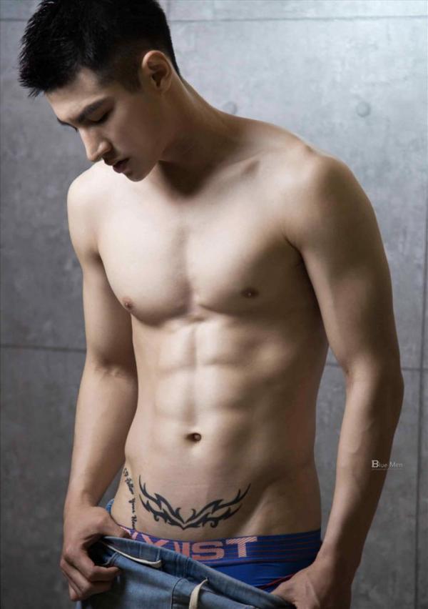 VIRILE-No.02-ebook--bts-video